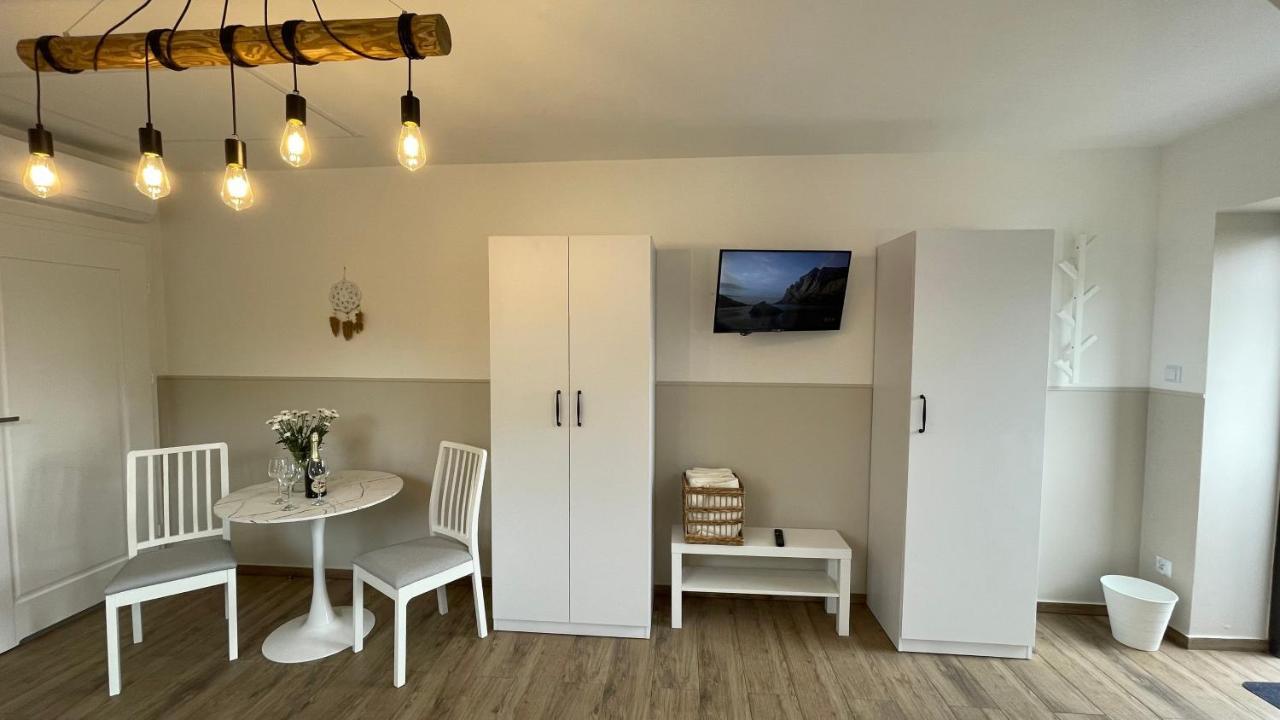 Apartamenty Nad Jeziorem Bialym Августув Экстерьер фото