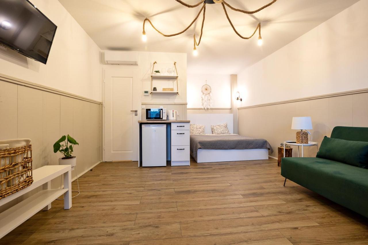 Apartamenty Nad Jeziorem Bialym Августув Экстерьер фото